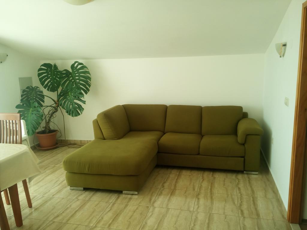 Apartmani Kapitanovic Biograd Na Moru Exteriör bild