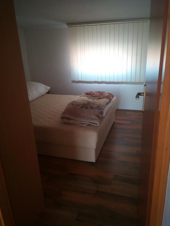 Apartmani Kapitanovic Biograd Na Moru Exteriör bild